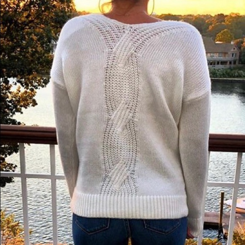 Loft cable knit sweater!